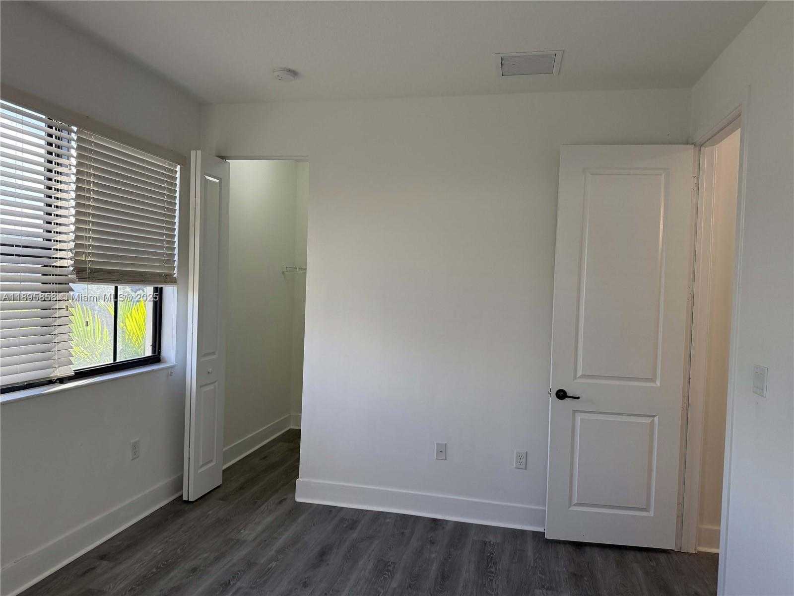 Small Image of 3299 WEST 96TH PL #n/a, Hialeah Number 12