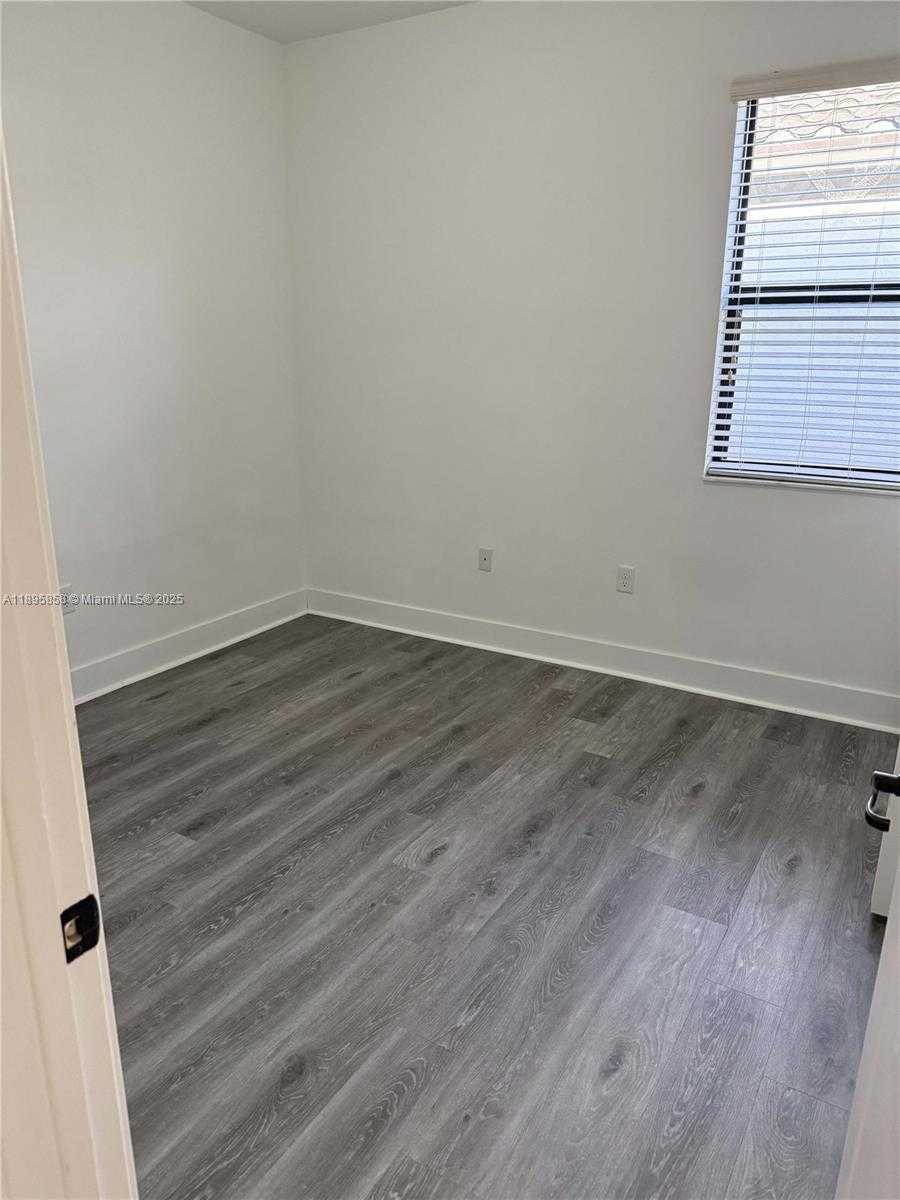 Small Image of 3299 WEST 96TH PL #n/a, Hialeah Number 17