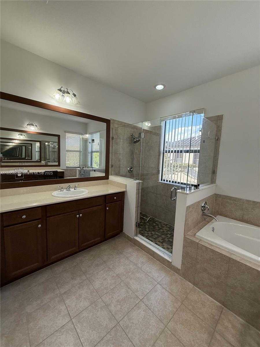 Small Image of 3299 WEST 96TH PL #n/a, Hialeah Number 23