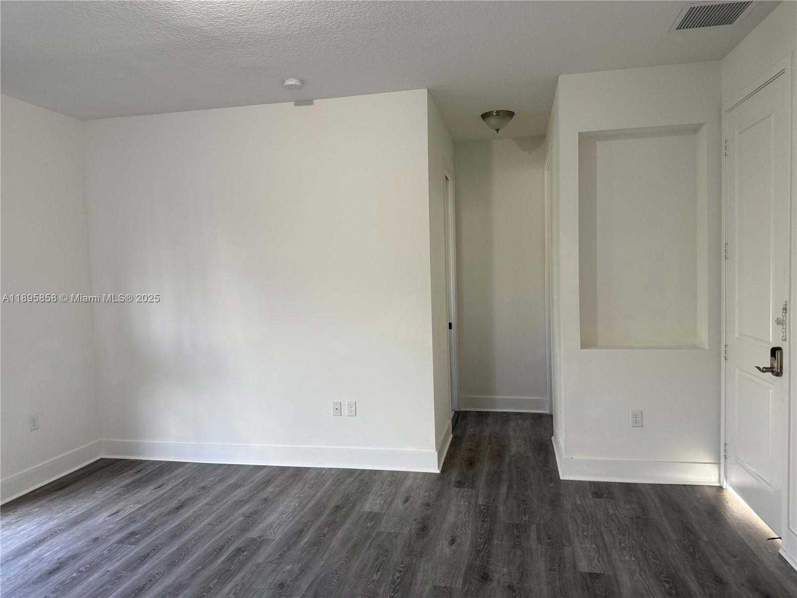 Small Image of 3299 WEST 96TH PL #n/a, Hialeah Number 25