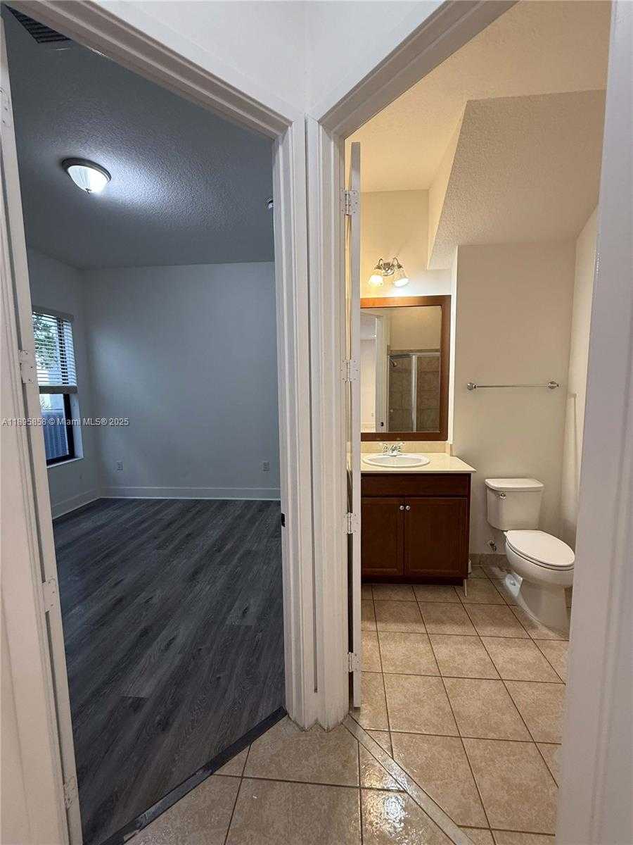 Small Image of 3299 WEST 96TH PL #n/a, Hialeah Number 31