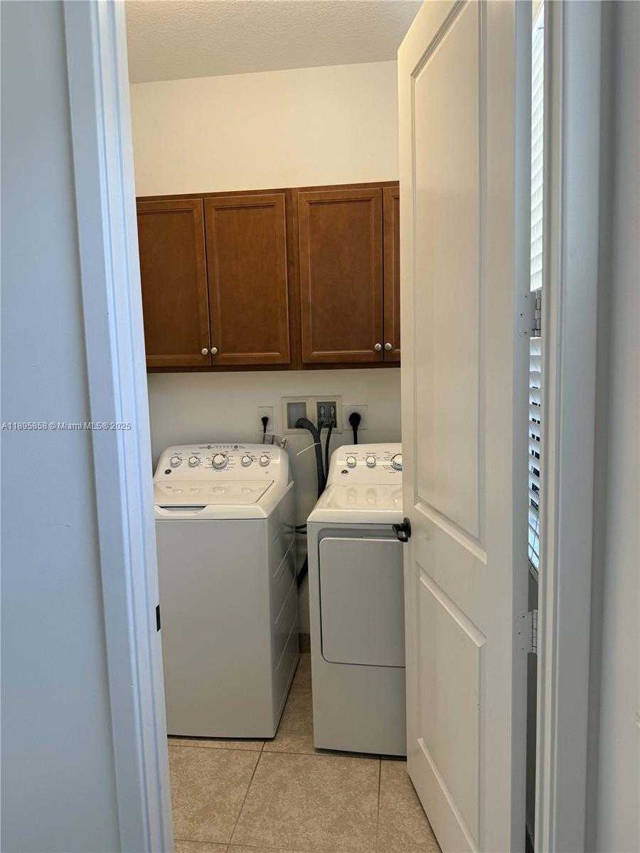 Small Image of 3299 WEST 96TH PL #n/a, Hialeah Number 32
