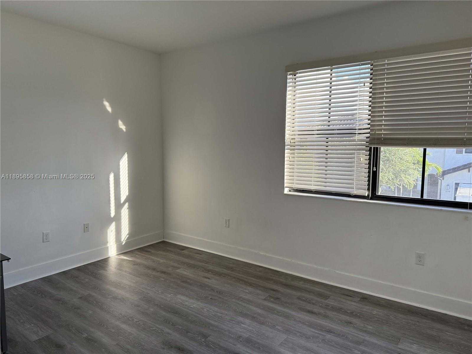 Small Image of 3299 WEST 96TH PL #n/a, Hialeah Number 8