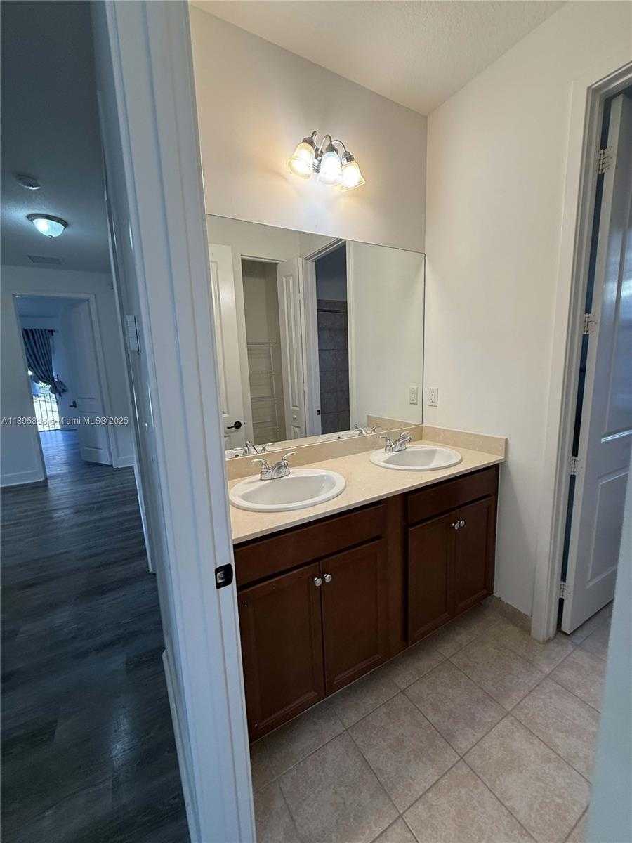 Small Image of 3299 WEST 96TH PL #n/a, Hialeah Number 9