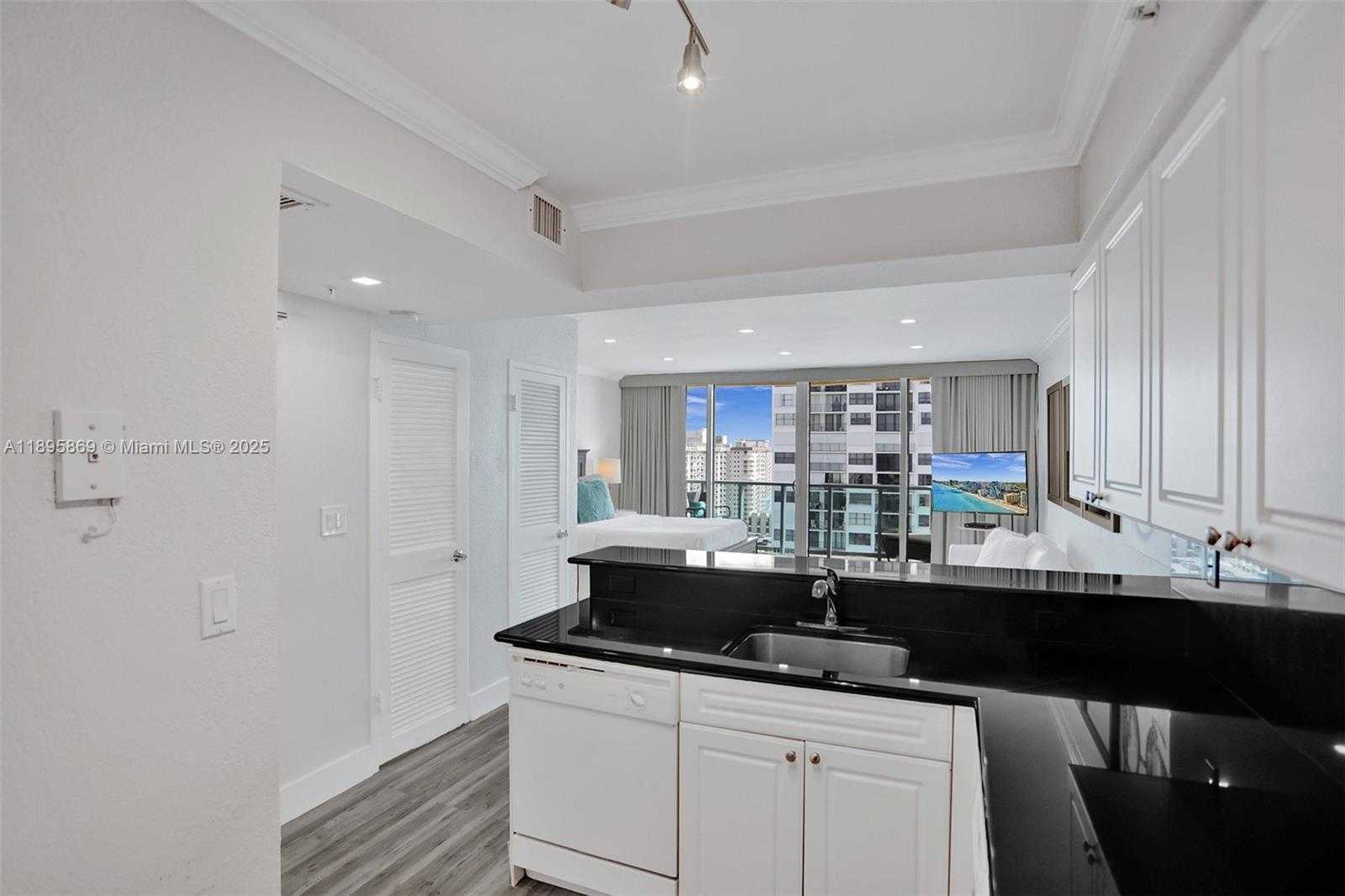 Small Image of 2501 SOUTH OCEAN DR #PH37 (available Now), Hollywood Number 10