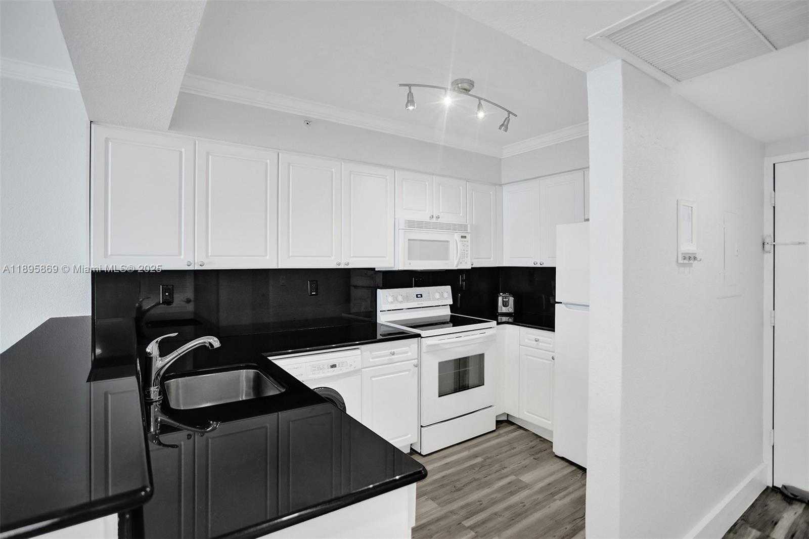 Small Image of 2501 SOUTH OCEAN DR #PH37 (available Now), Hollywood Number 24