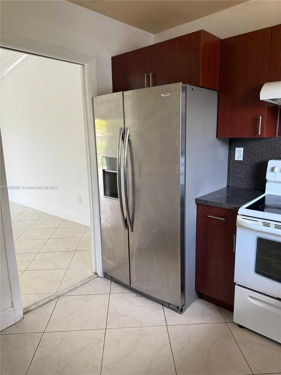 Small Image of 12507 SOUTH WEST 110TH S CANAL ST RD, Miami Number 10