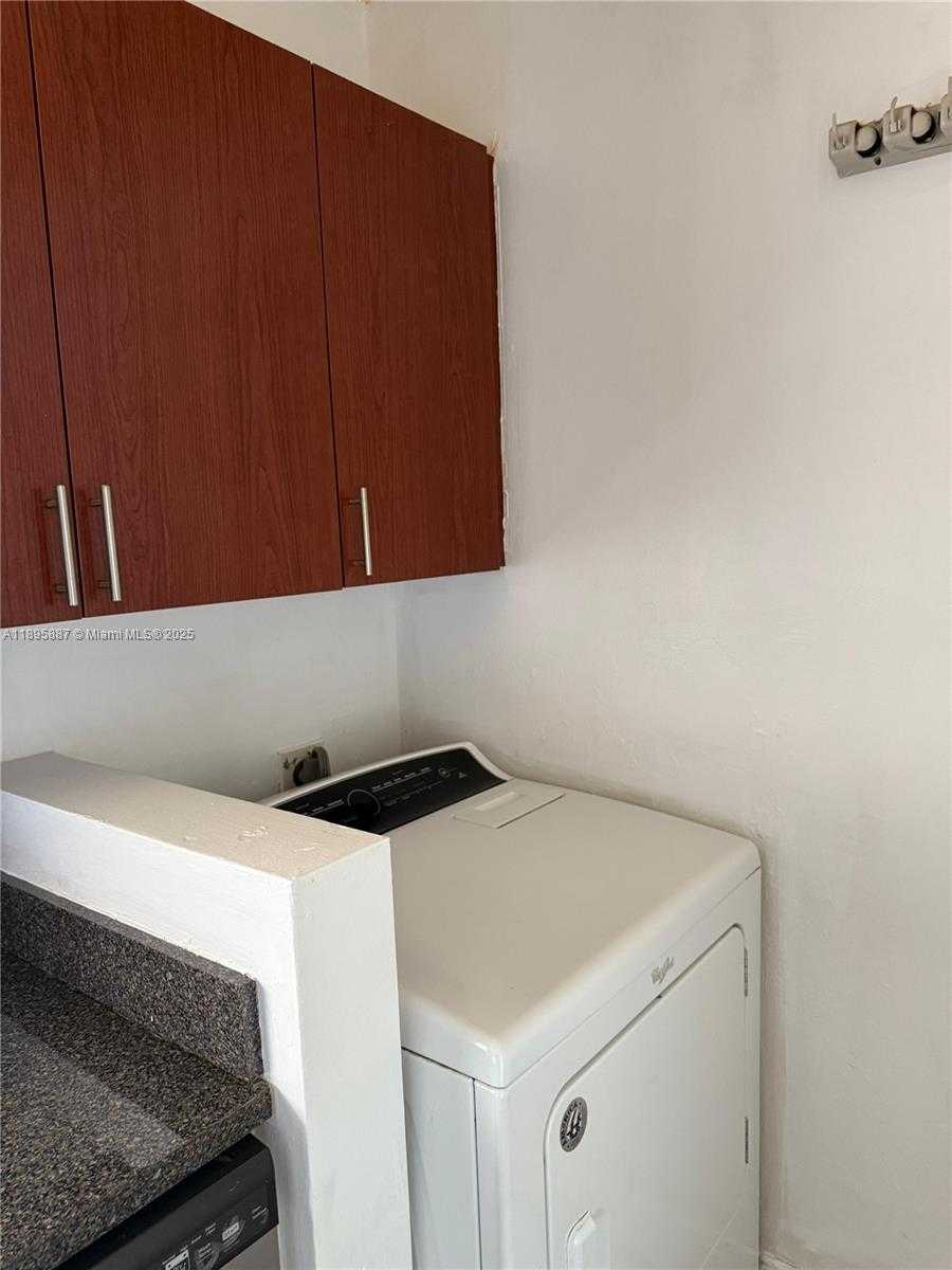 Small Image of 12507 SOUTH WEST 110TH S CANAL ST RD, Miami Number 11