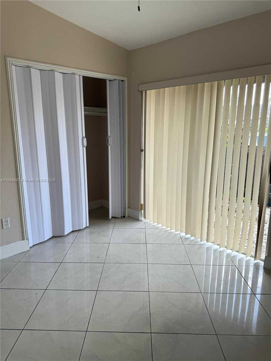 Small Image of 12507 SOUTH WEST 110TH S CANAL ST RD, Miami Number 13