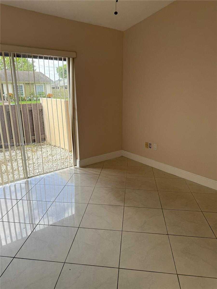 Small Image of 12507 SOUTH WEST 110TH S CANAL ST RD, Miami Number 14
