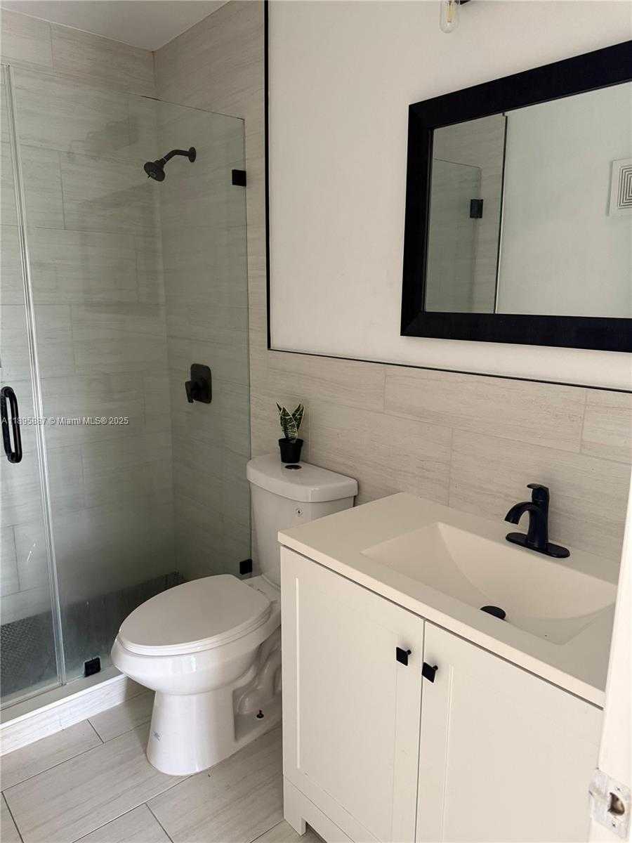 Small Image of 12507 SOUTH WEST 110TH S CANAL ST RD, Miami Number 17