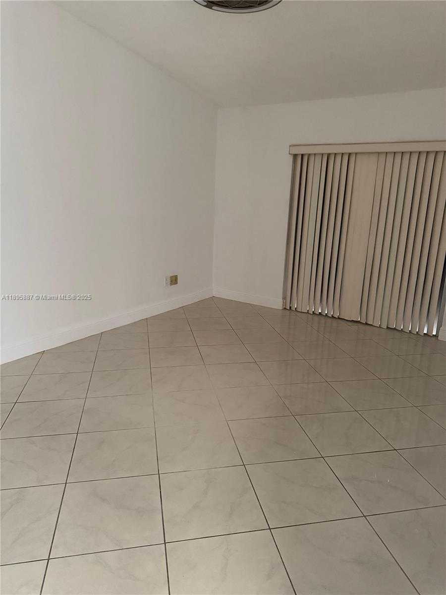 Small Image of 12507 SOUTH WEST 110TH S CANAL ST RD, Miami Number 18