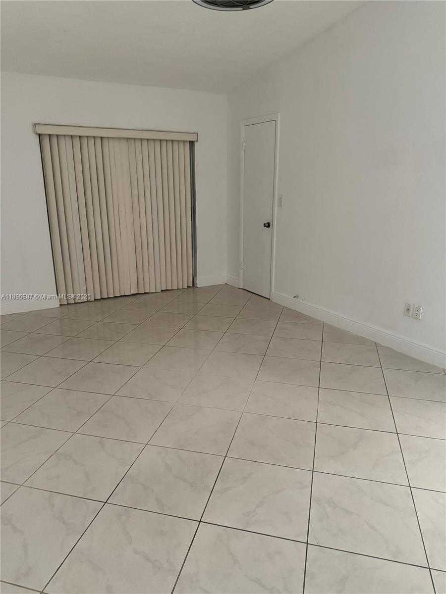 Small Image of 12507 SOUTH WEST 110TH S CANAL ST RD, Miami Number 19