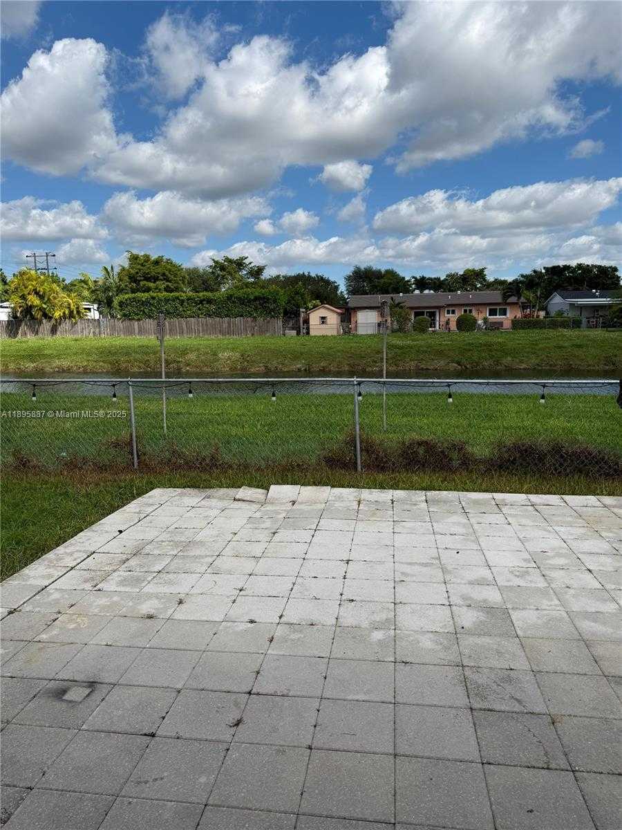 Small Image of 12507 SOUTH WEST 110TH S CANAL ST RD, Miami Number 25