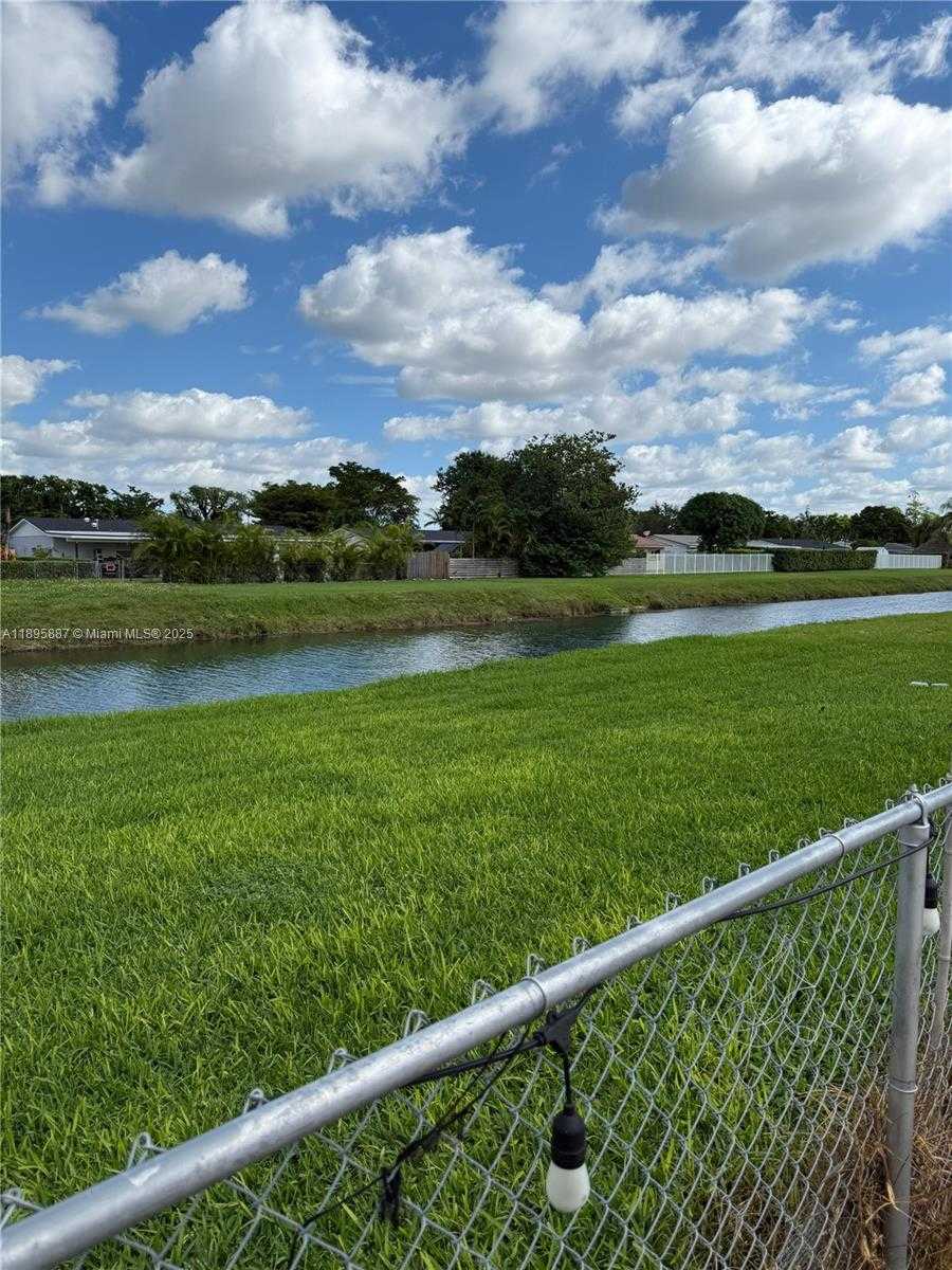 Small Image of 12507 SOUTH WEST 110TH S CANAL ST RD, Miami Number 27