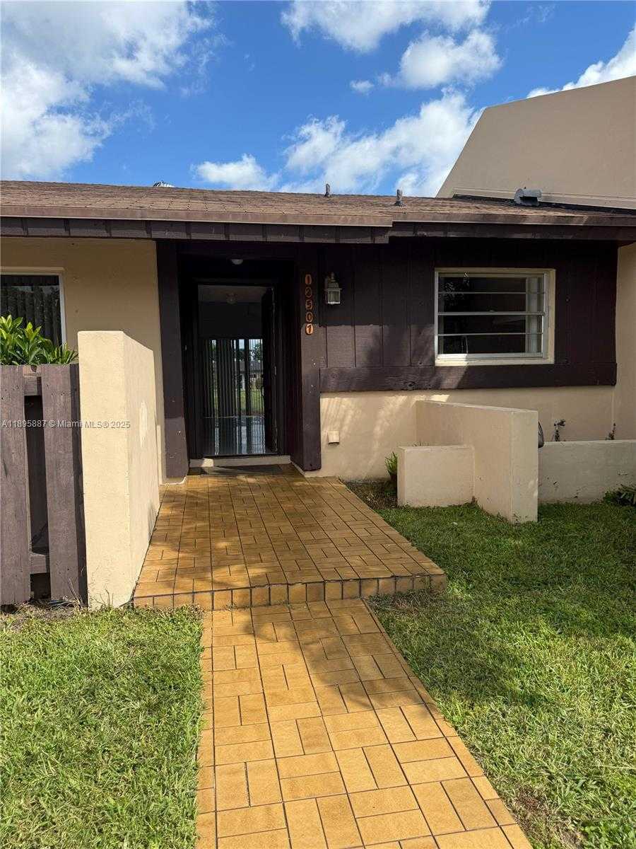 Small Image of 12507 SOUTH WEST 110TH S CANAL ST RD, Miami Number 3