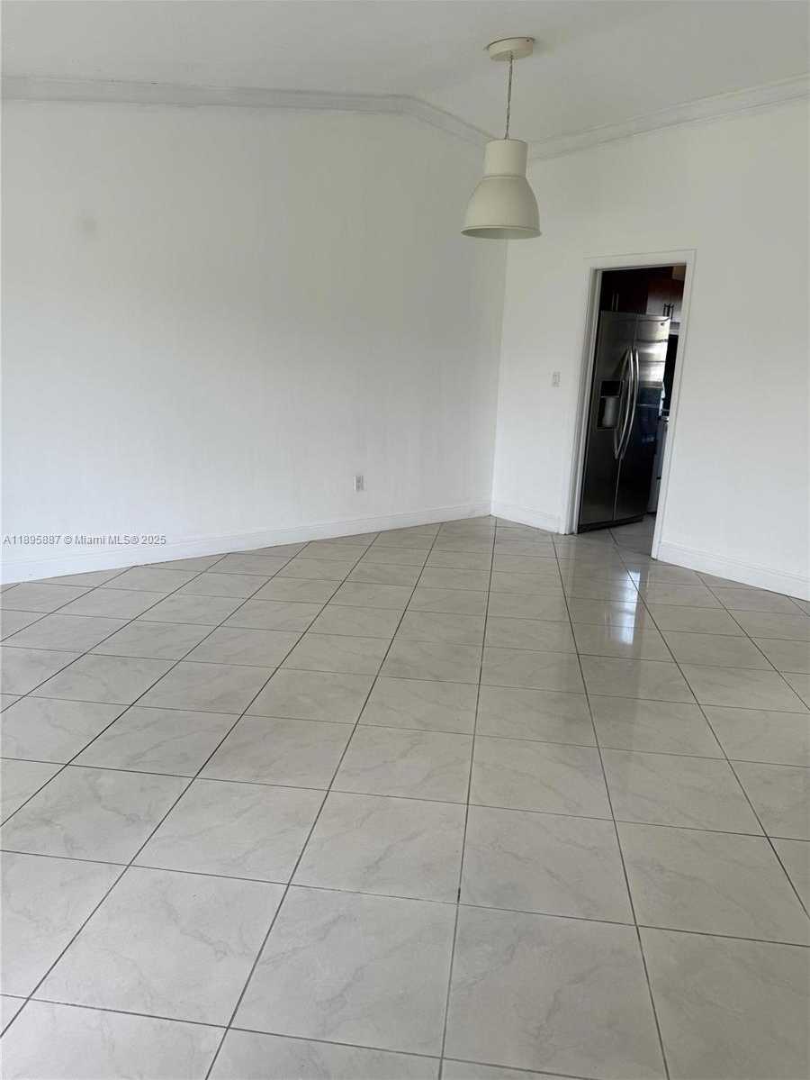 Small Image of 12507 SOUTH WEST 110TH S CANAL ST RD, Miami Number 6