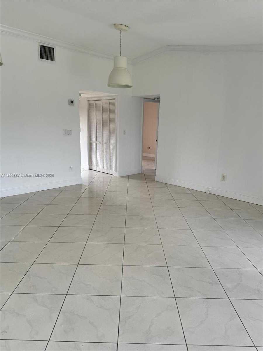 Small Image of 12507 SOUTH WEST 110TH S CANAL ST RD, Miami Number 7