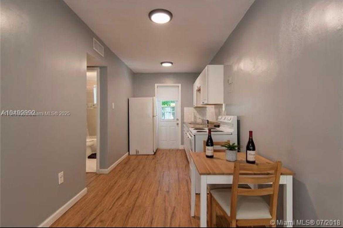 Small Image of 75 WASHINGTON AVE #9, Miami Beach Number 4