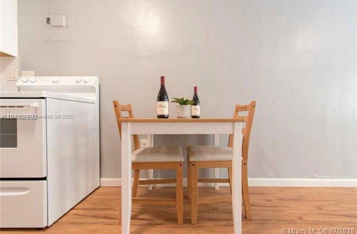 Small Image of 75 WASHINGTON AVE #9, Miami Beach Number 5