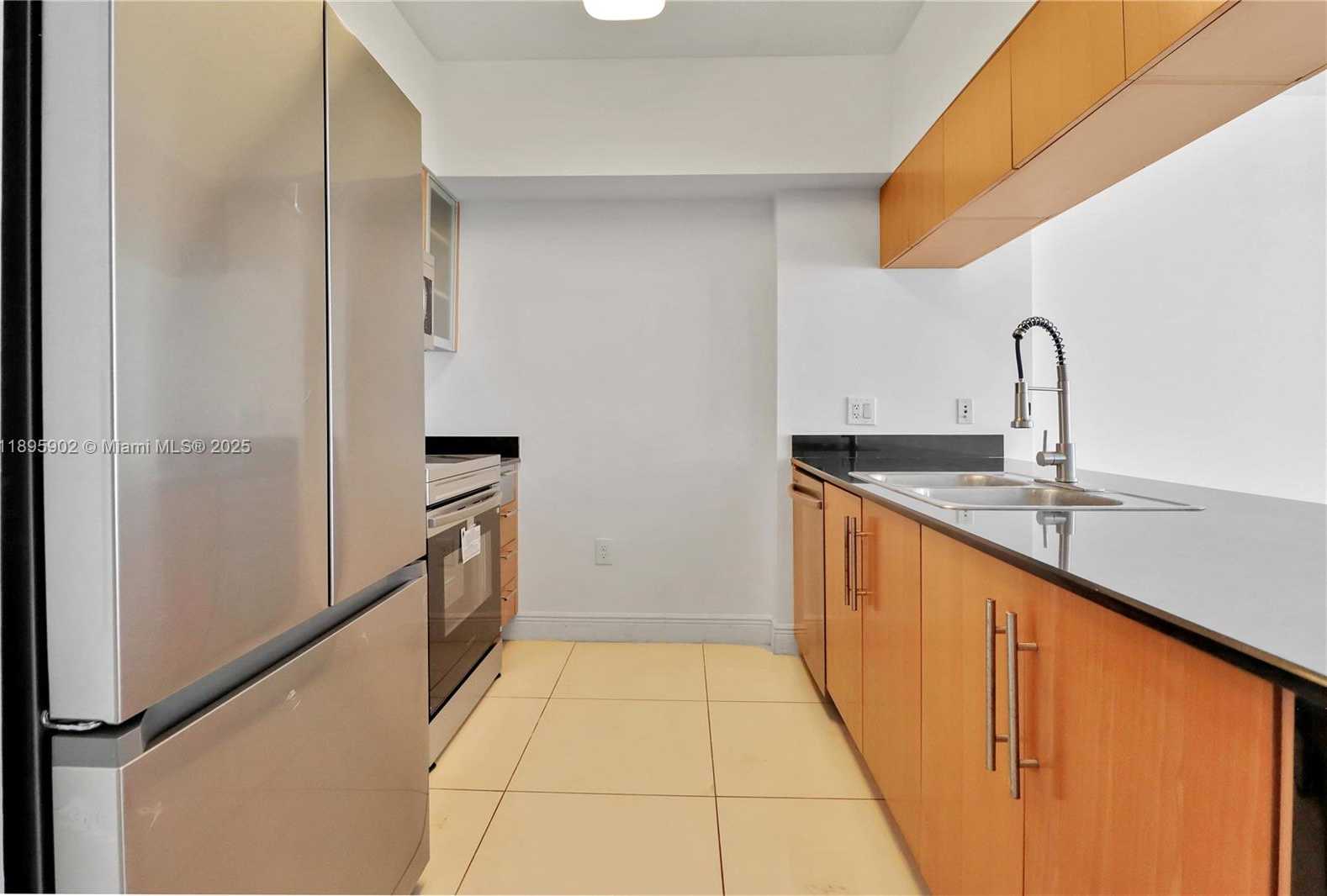 Small Image of 1750 NORTH BAYSHORE DR #3905, Miami Number 5