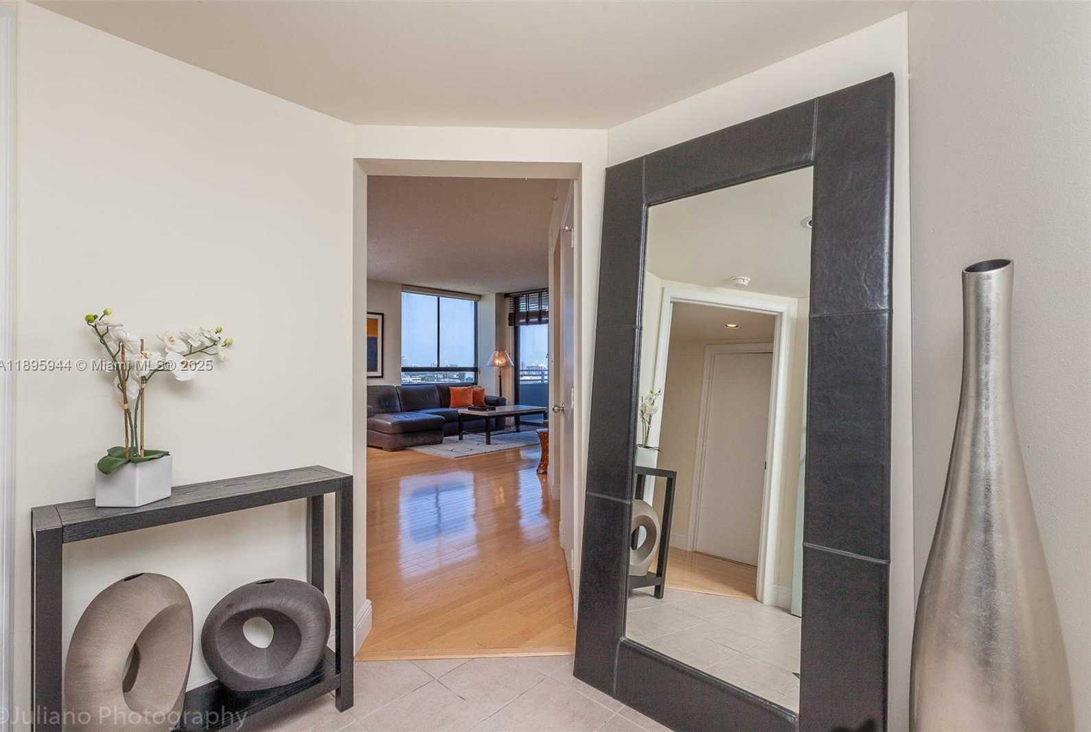 Small Image of 1330 WEST AVE #1613, Miami Beach Number 10