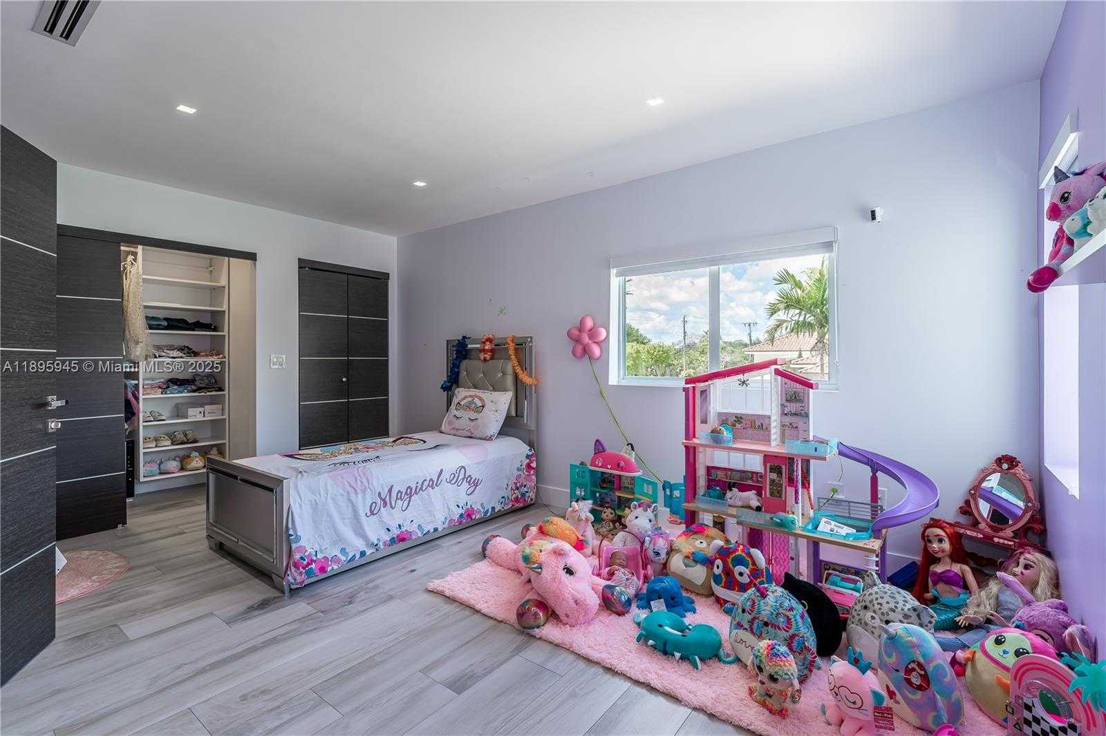 Small Image of 11531 SOUTH WEST 93RD ST, Miami Number 19