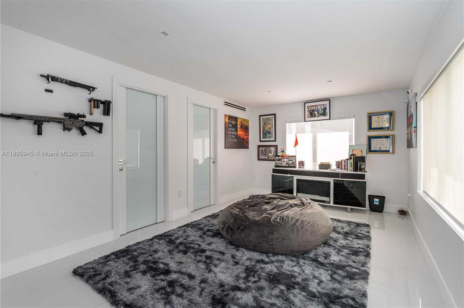 Small Image of 11531 SOUTH WEST 93RD ST, Miami Number 21