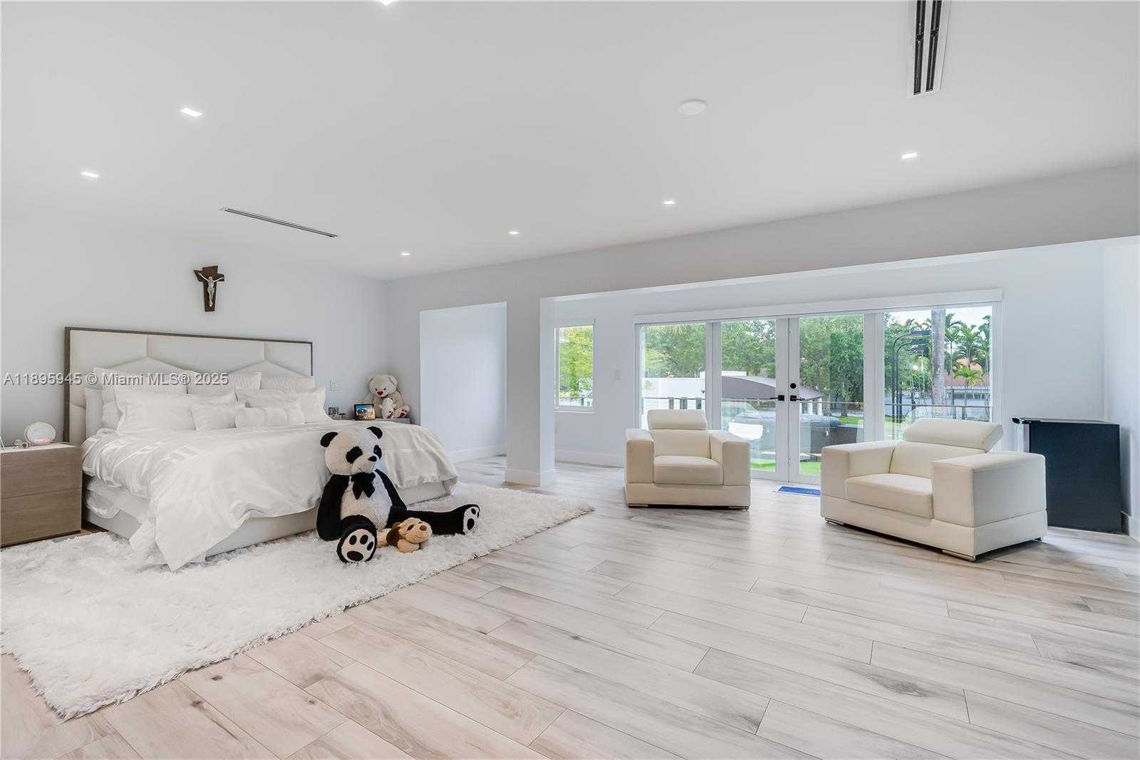 Small Image of 11531 SOUTH WEST 93RD ST, Miami Number 24