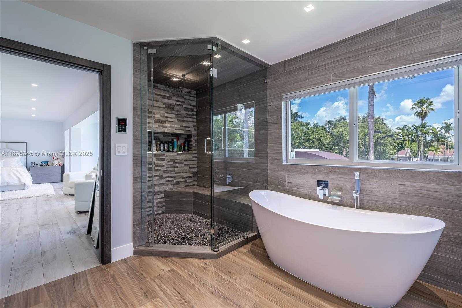 Small Image of 11531 SOUTH WEST 93RD ST, Miami Number 27