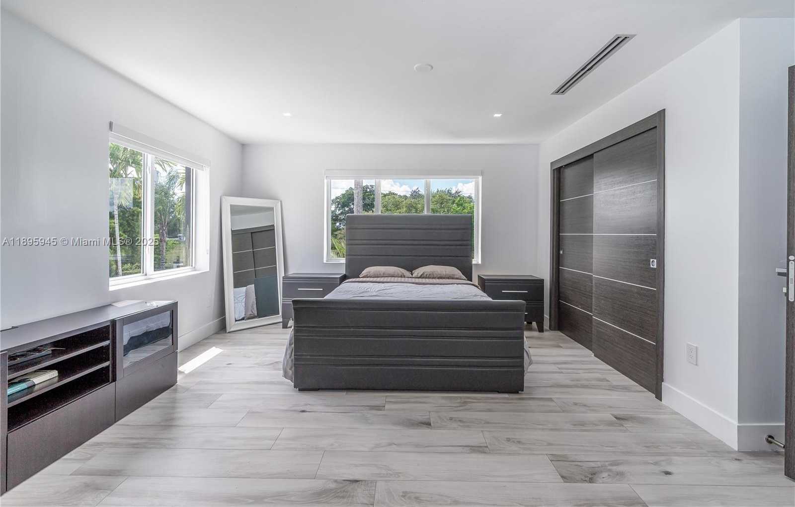 Small Image of 11531 SOUTH WEST 93RD ST, Miami Number 31