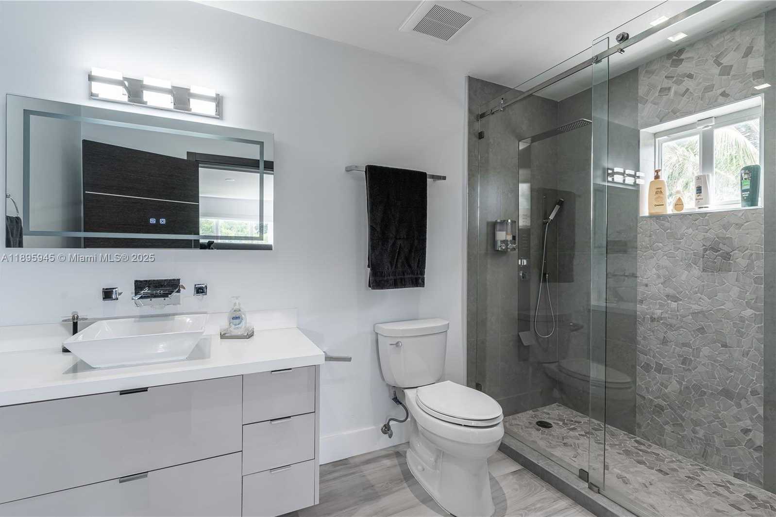 Small Image of 11531 SOUTH WEST 93RD ST, Miami Number 34