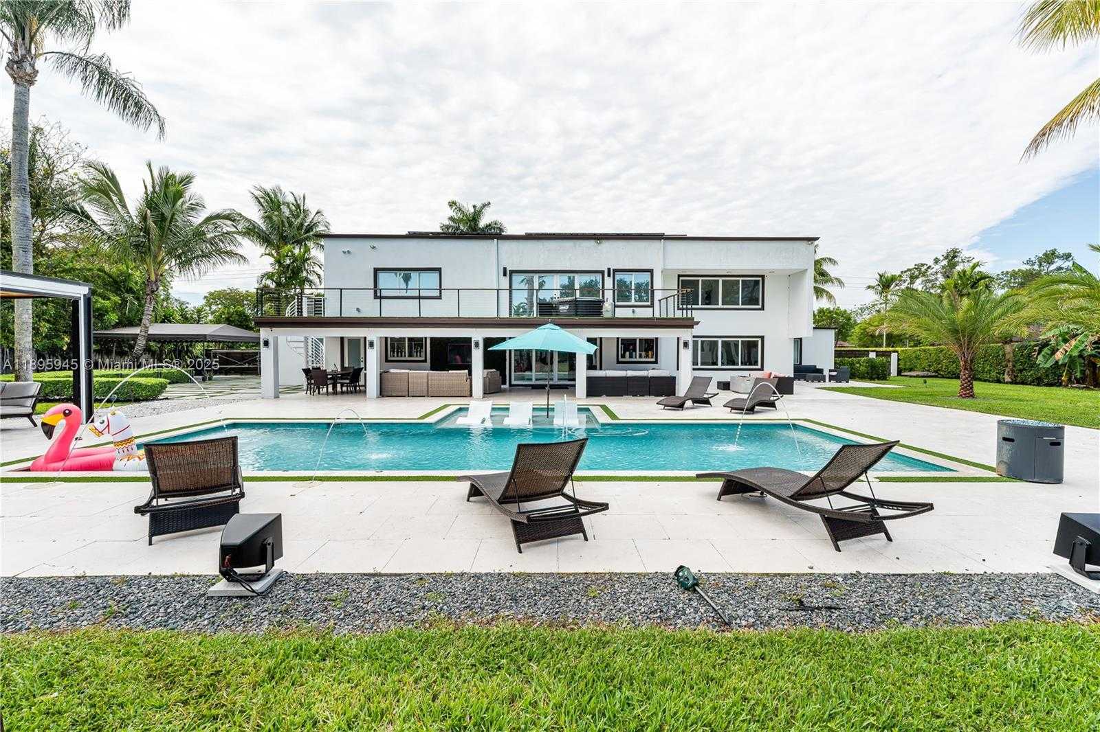 Small Image of 11531 SOUTH WEST 93RD ST, Miami Number 38