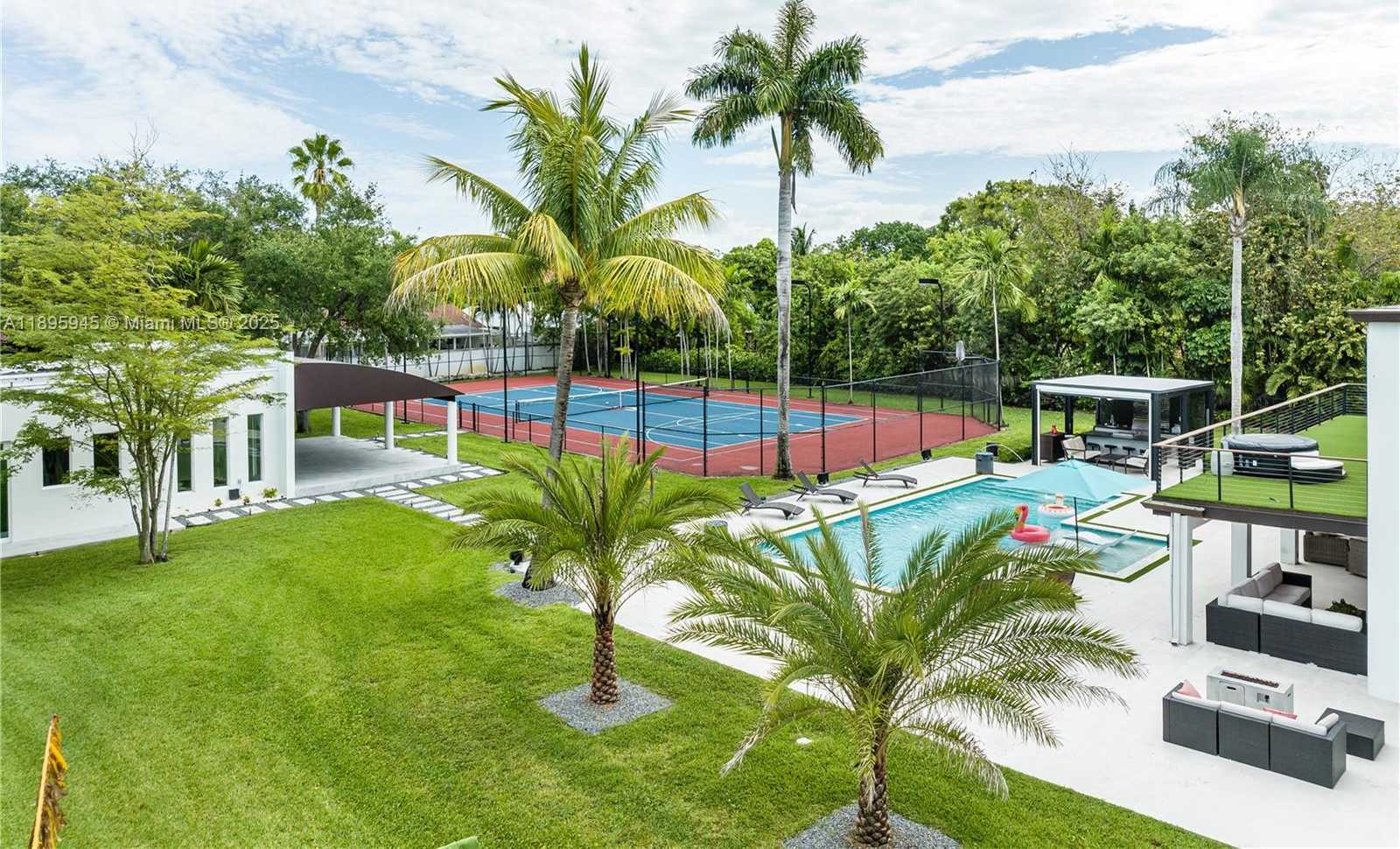 Small Image of 11531 SOUTH WEST 93RD ST, Miami Number 43