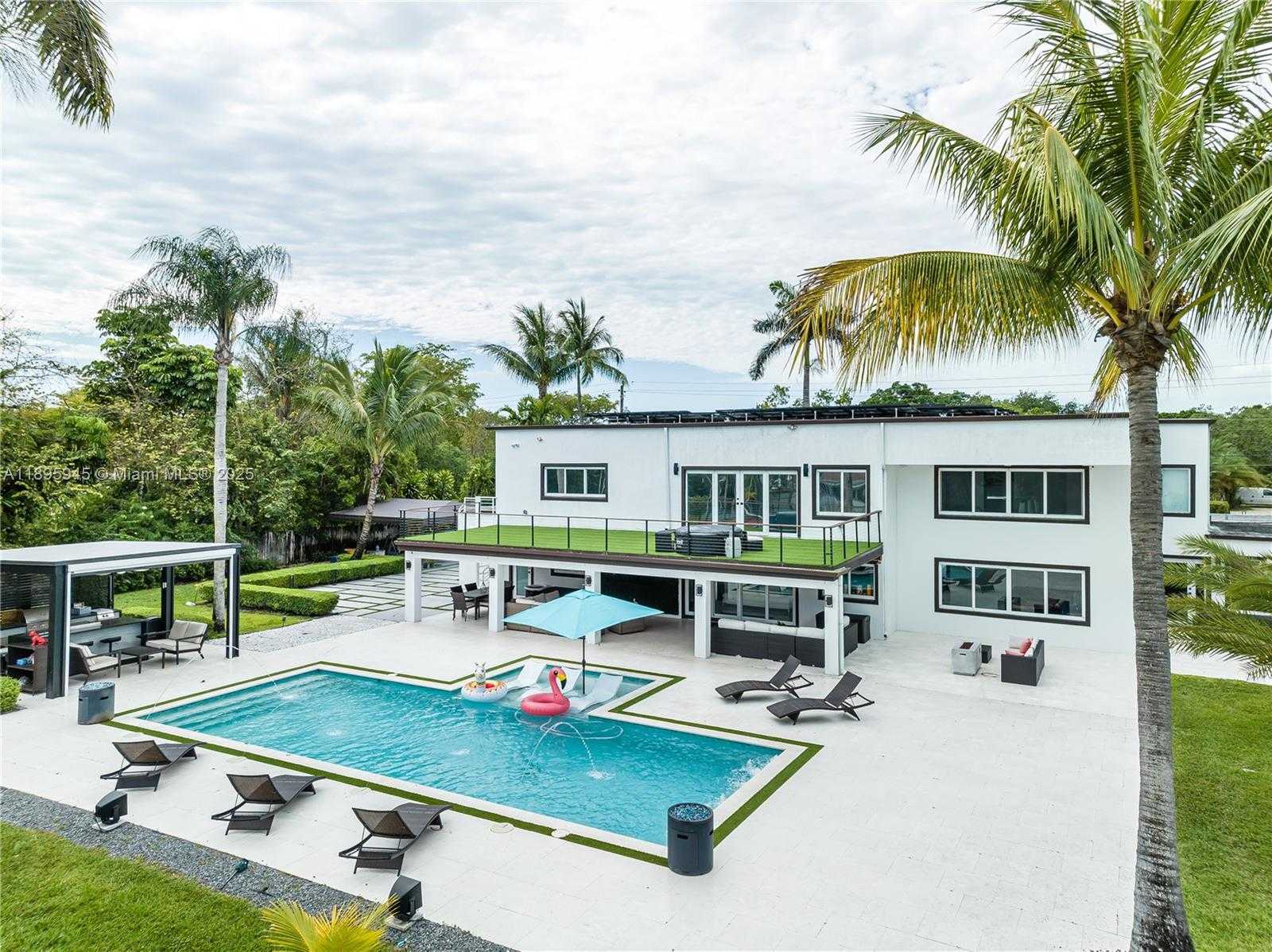 Small Image of 11531 SOUTH WEST 93RD ST, Miami Number 44
