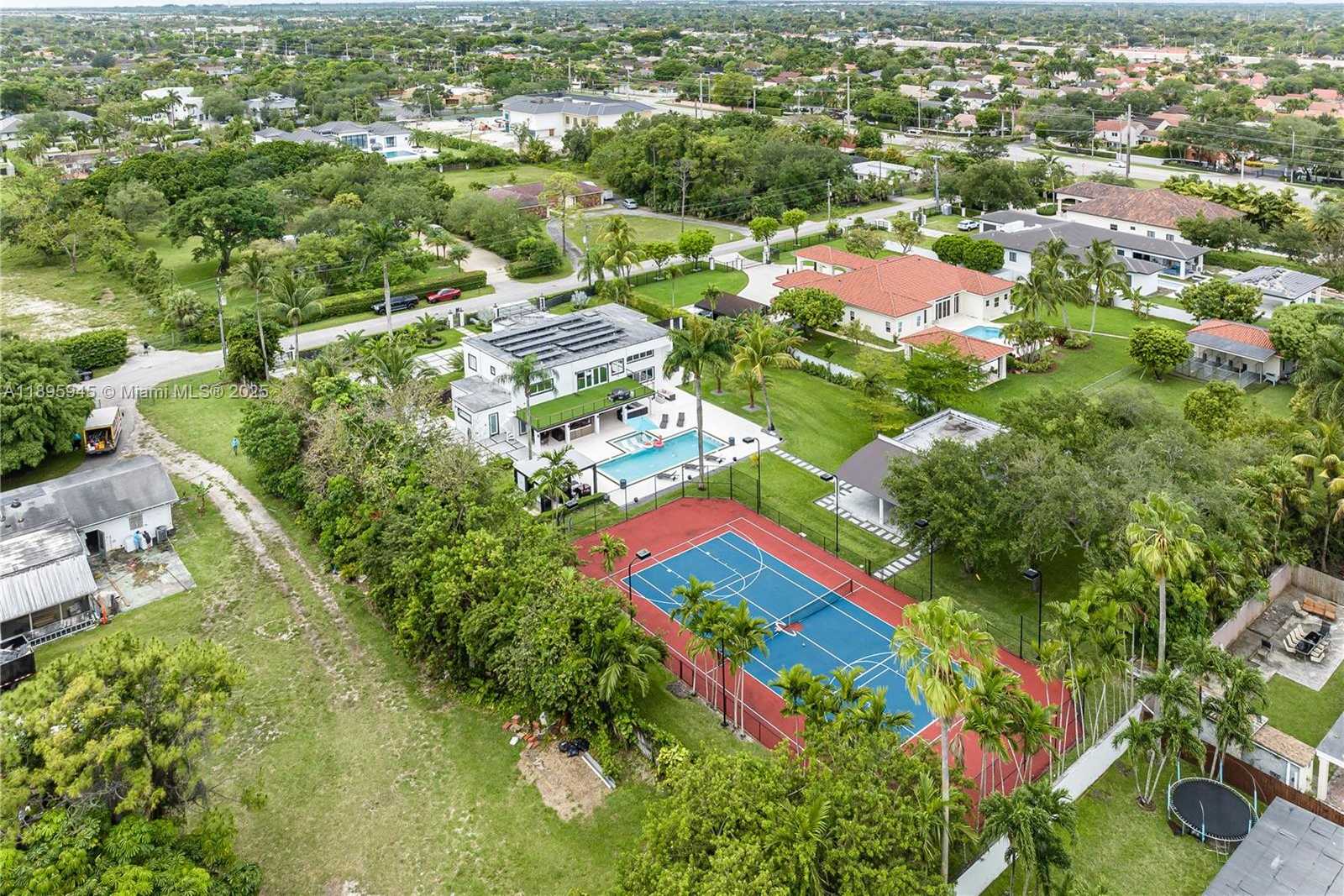 Small Image of 11531 SOUTH WEST 93RD ST, Miami Number 47