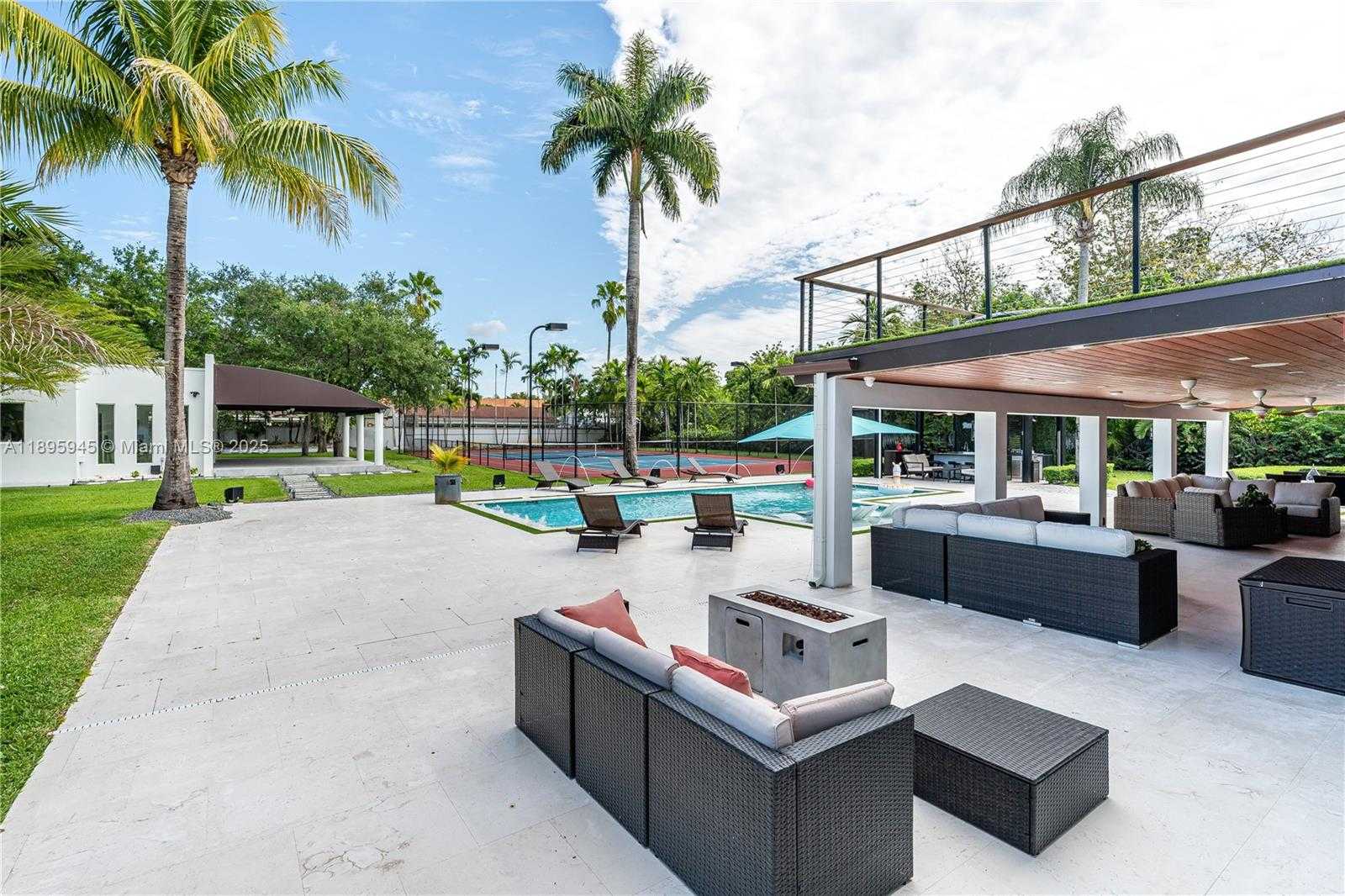 Small Image of 11531 SOUTH WEST 93RD ST, Miami Number 51