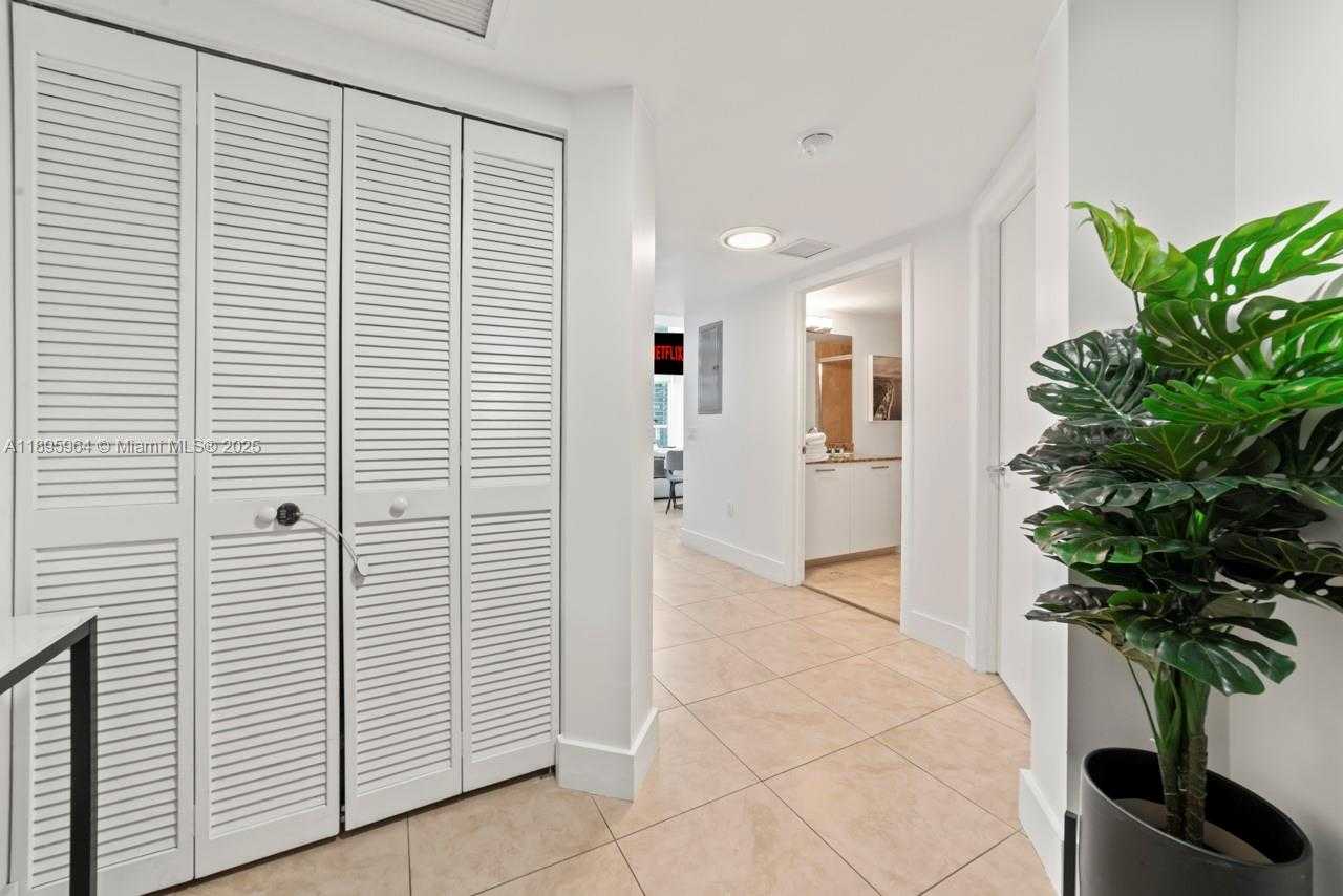 Small Image of 41 SOUTH EAST 5TH ST #1901, Miami Number 24