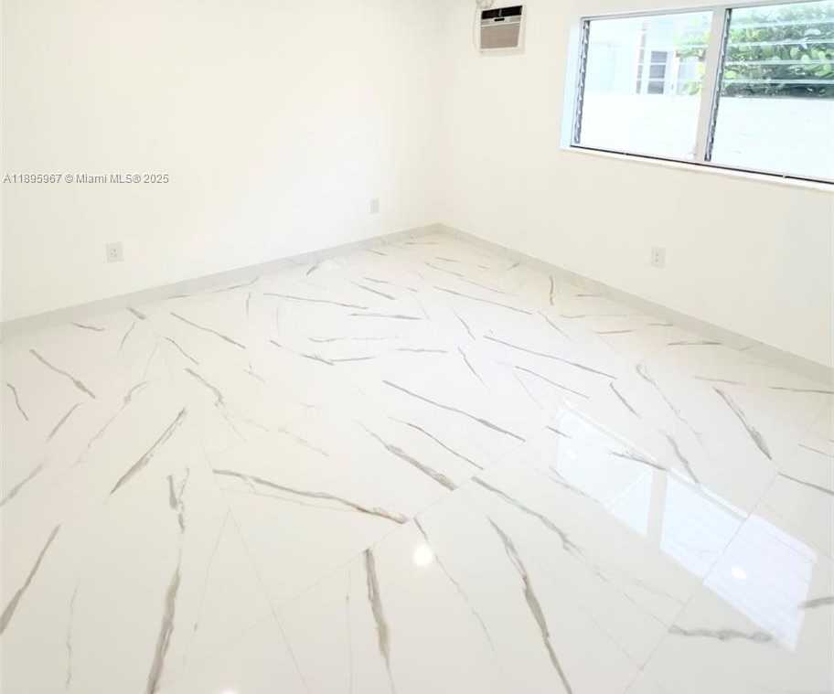 Small Image of 7300 BYRON AVE #10, Miami Beach Number 7