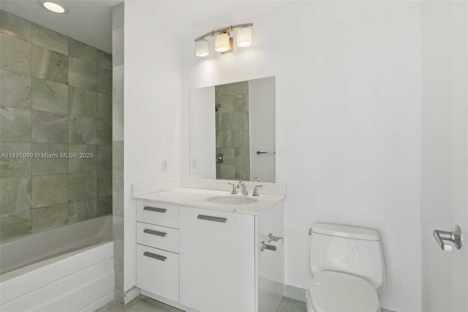 Small Image of 1060 BRICKELL AVE #2607, Miami Number 21