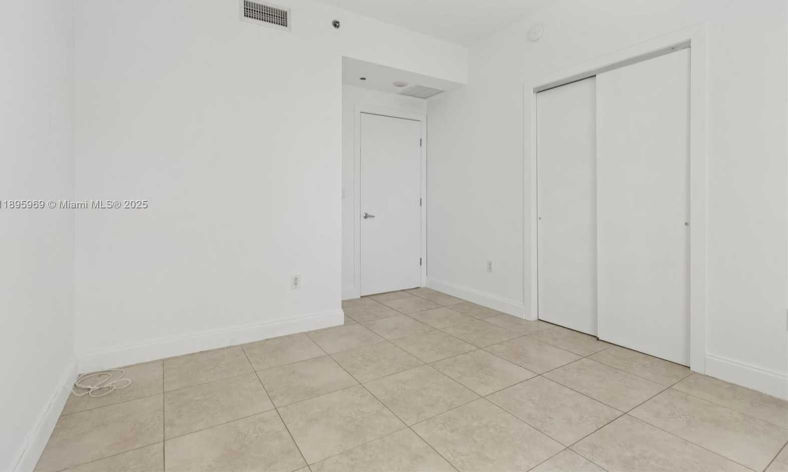 Small Image of 1060 BRICKELL AVE #2607, Miami Number 26