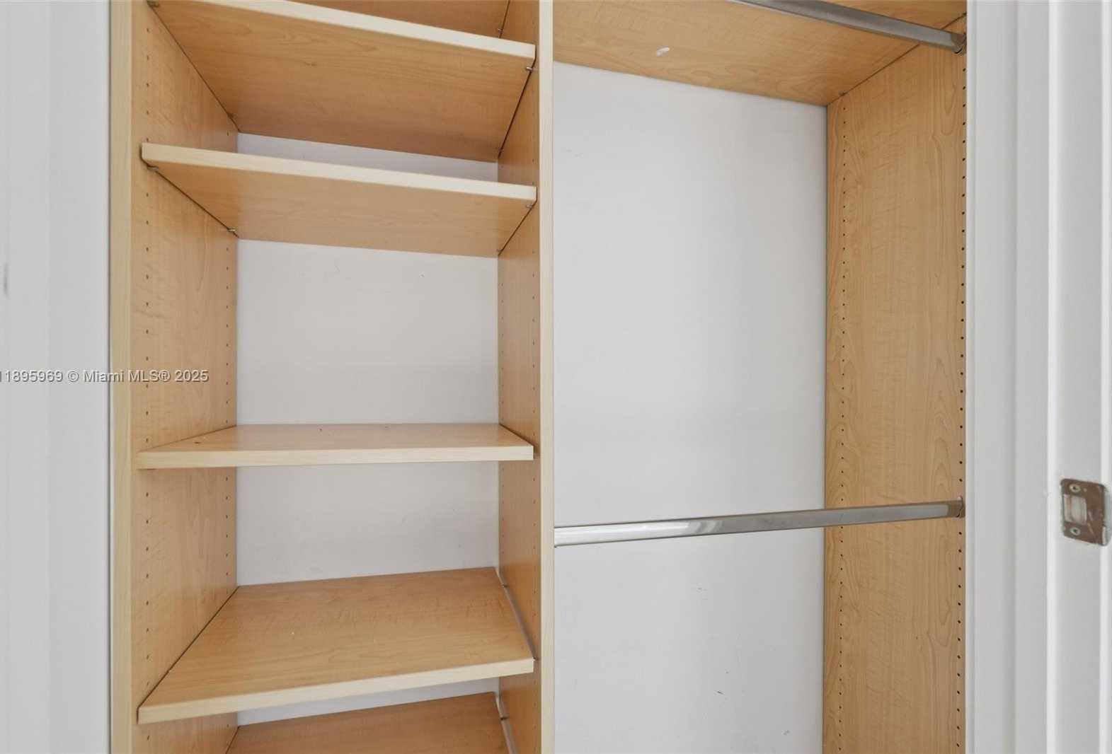 Small Image of 1060 BRICKELL AVE #2607, Miami Number 32