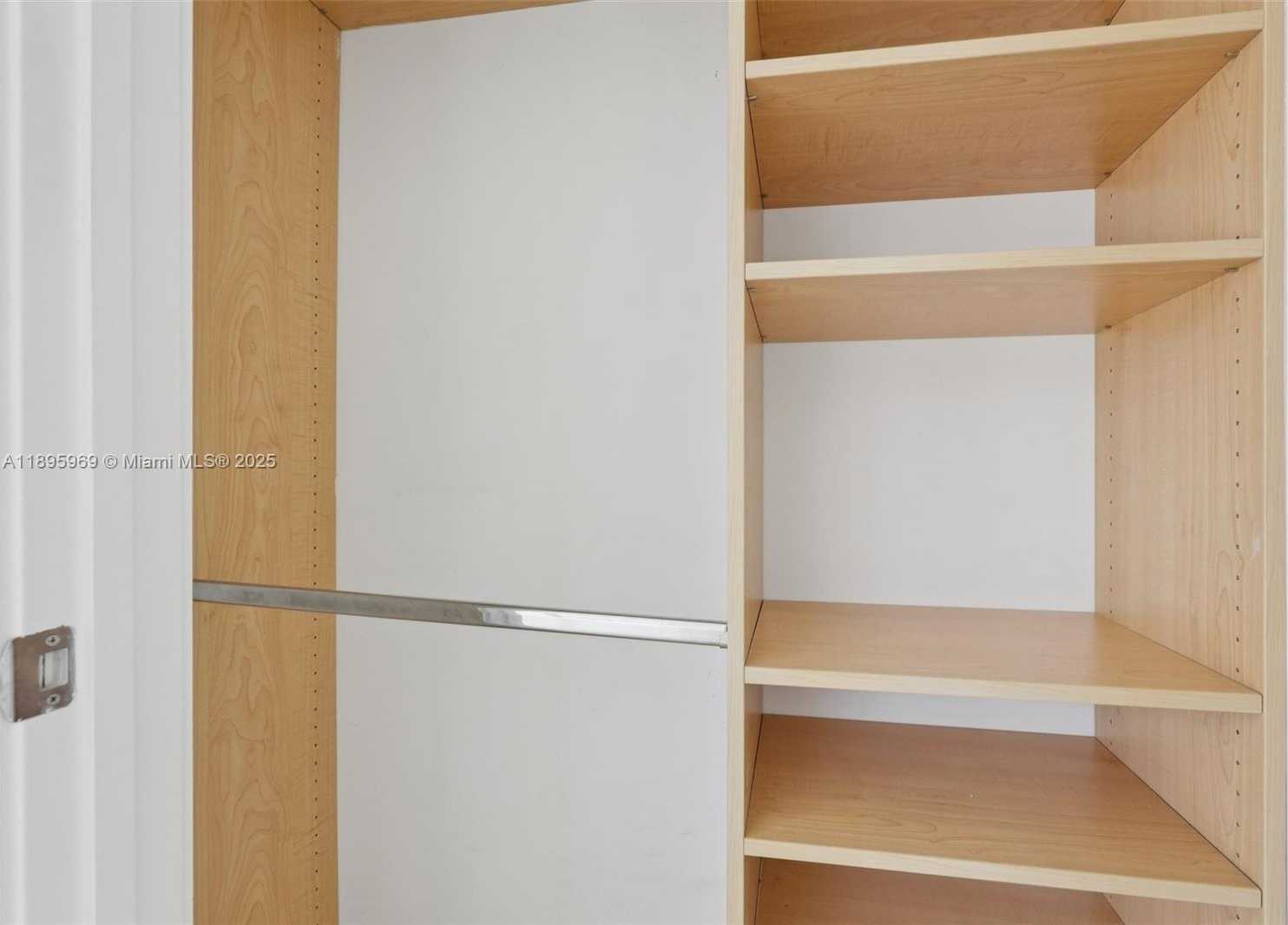 Small Image of 1060 BRICKELL AVE #2607, Miami Number 33