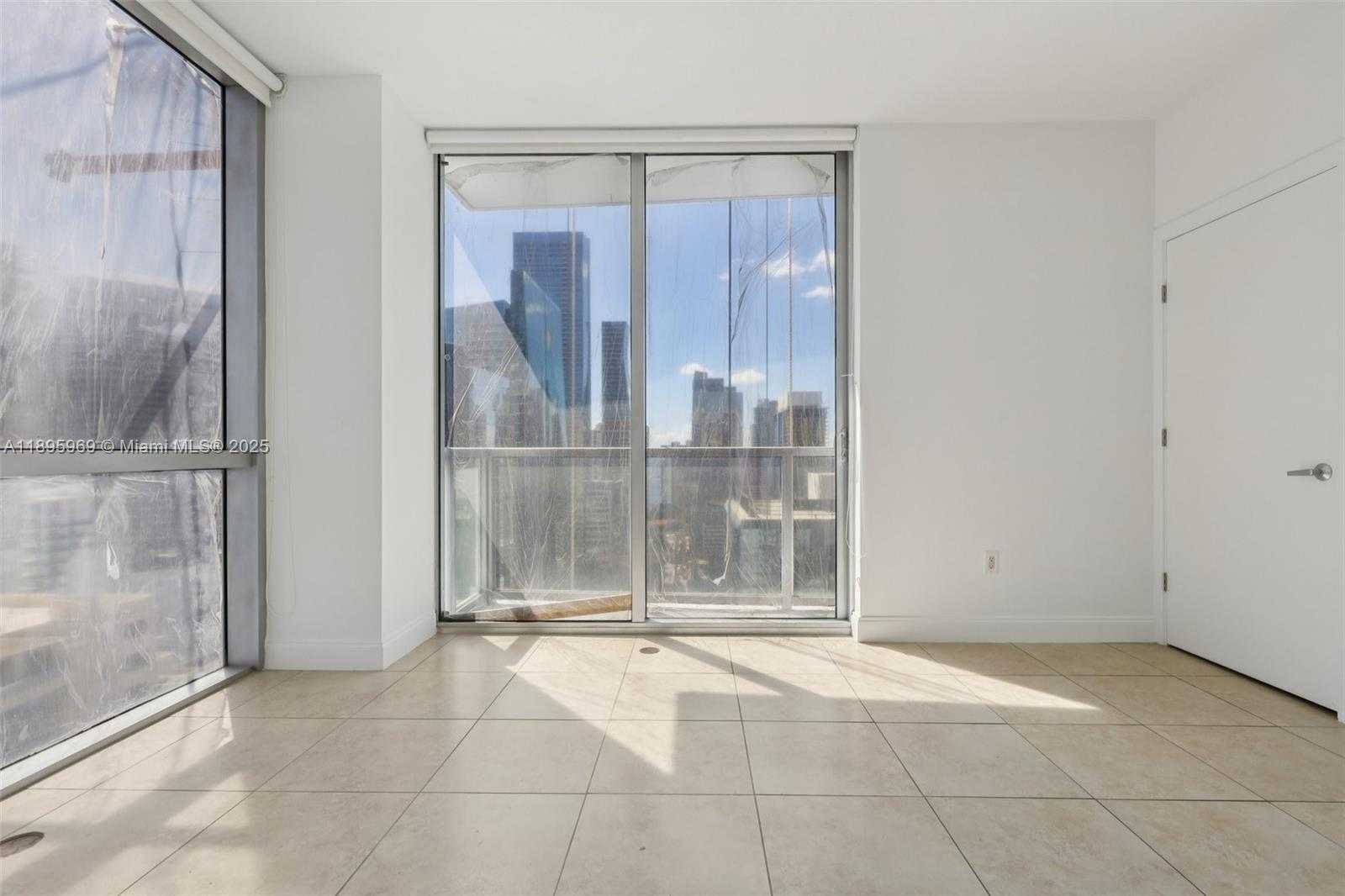 Small Image of 1060 BRICKELL AVE #2607, Miami Number 35