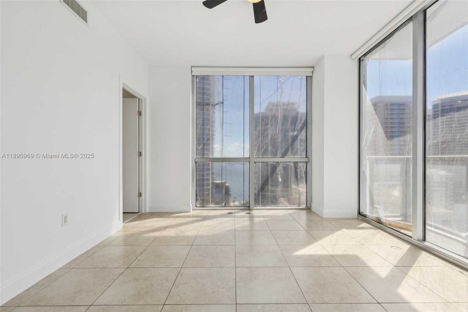 Small Image of 1060 BRICKELL AVE #2607, Miami Number 36