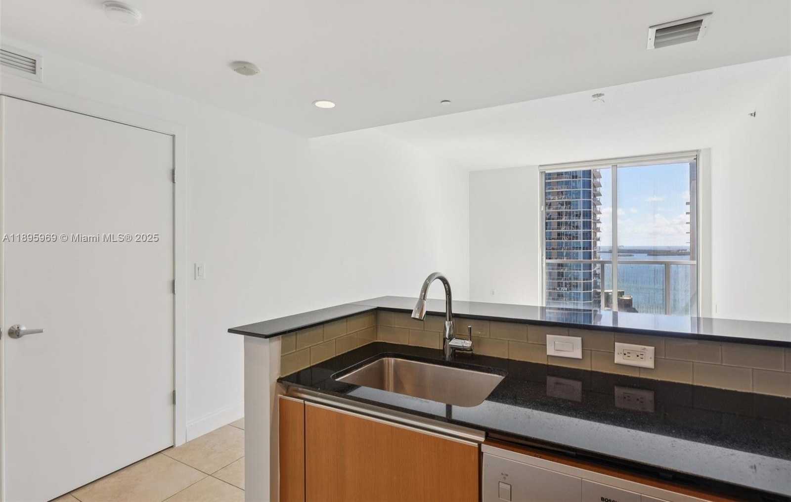Small Image of 1060 BRICKELL AVE #2607, Miami Number 6