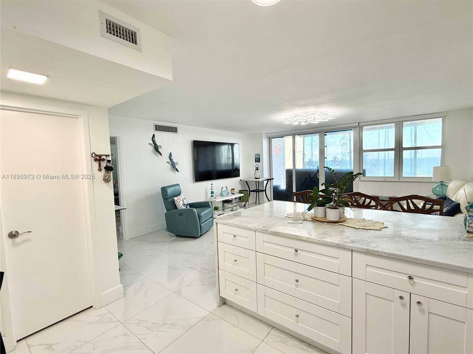 Small Image of 3180 SOUTH OCEAN DR #303, Hallandale Beach Number 10