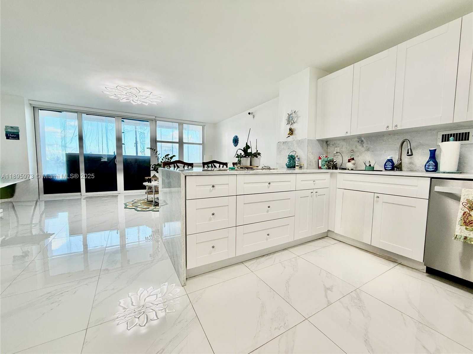 Small Image of 3180 SOUTH OCEAN DR #303, Hallandale Beach Number 18