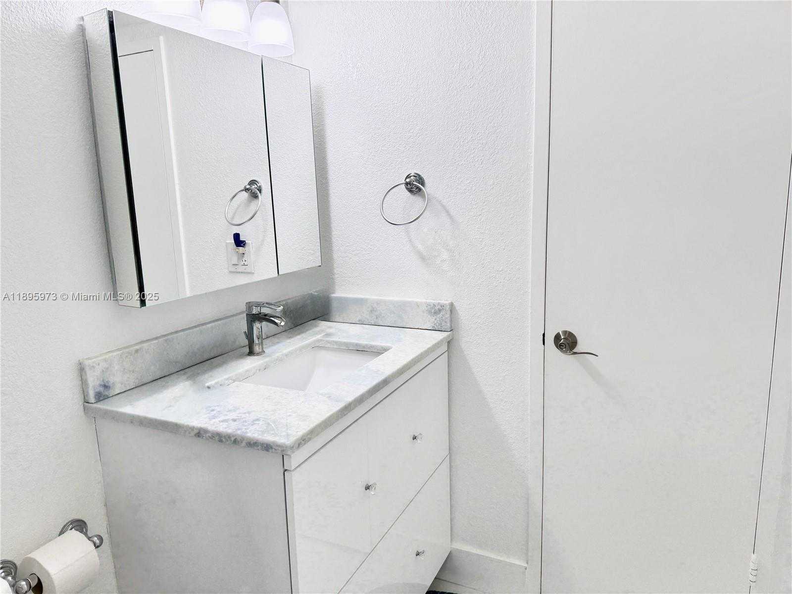 Small Image of 3180 SOUTH OCEAN DR #303, Hallandale Beach Number 23