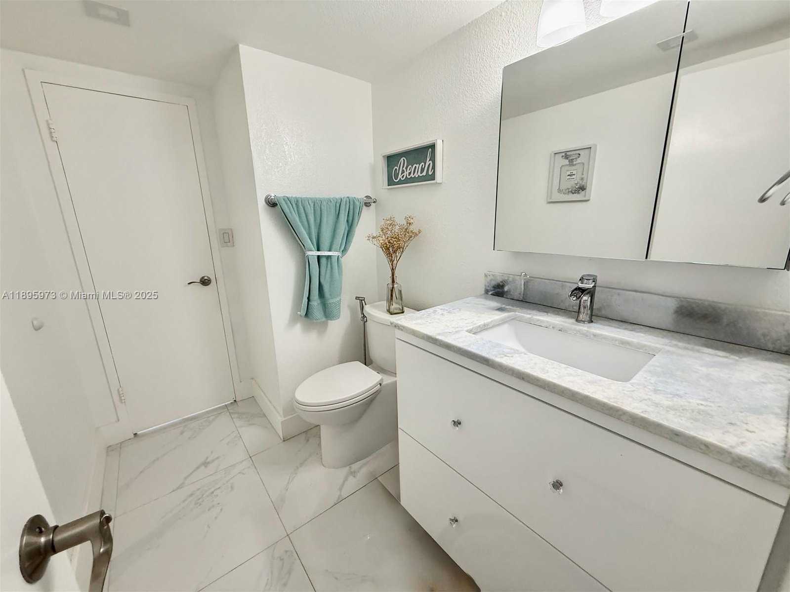 Small Image of 3180 SOUTH OCEAN DR #303, Hallandale Beach Number 24